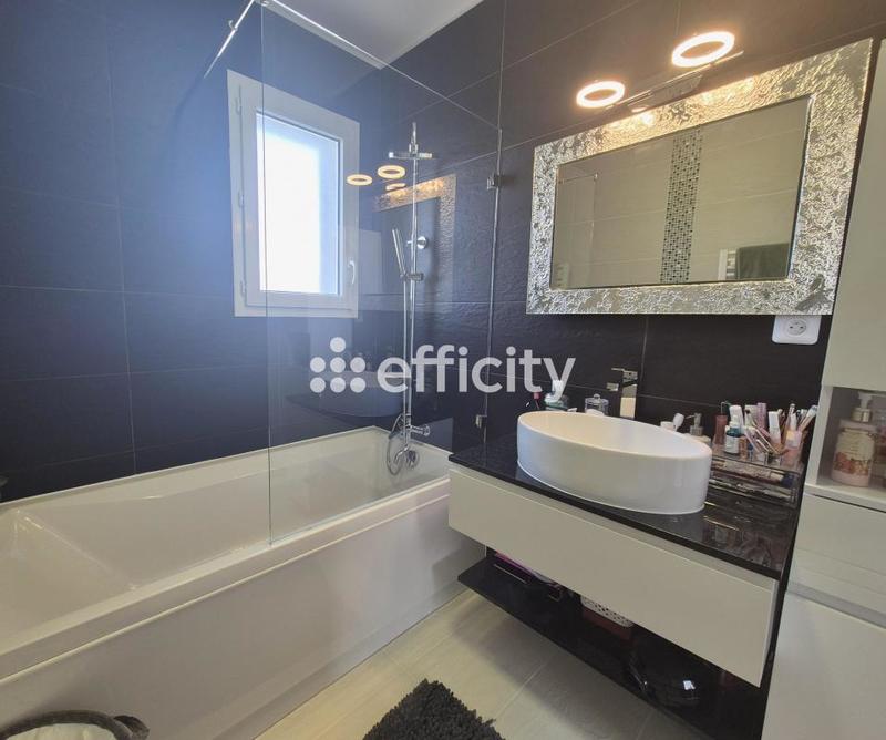 Maison - 135 m² - 6 pièces