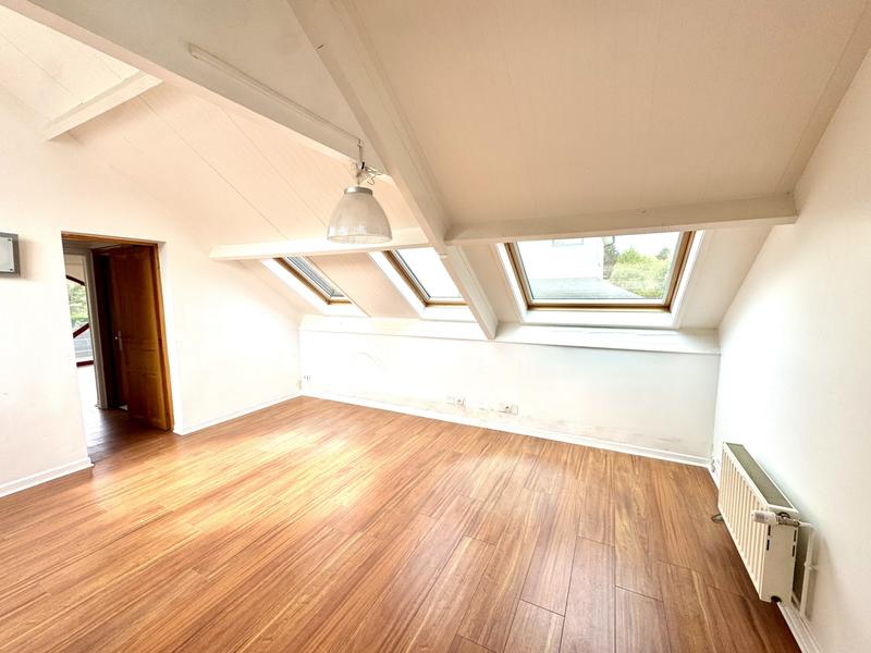 Maison traditionnelle - 361 m² - 8 pièces