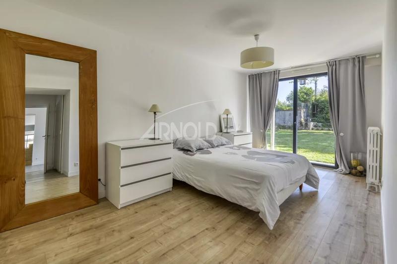 Maison - 267 m² - 9 pièces