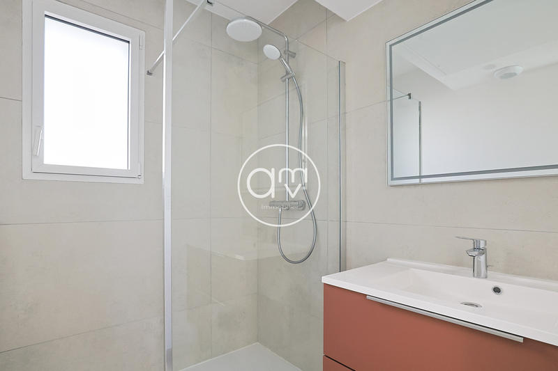 Appartement - 80 m² - 4 pièces