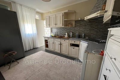 Appartement - 85 m² - 5 pièces