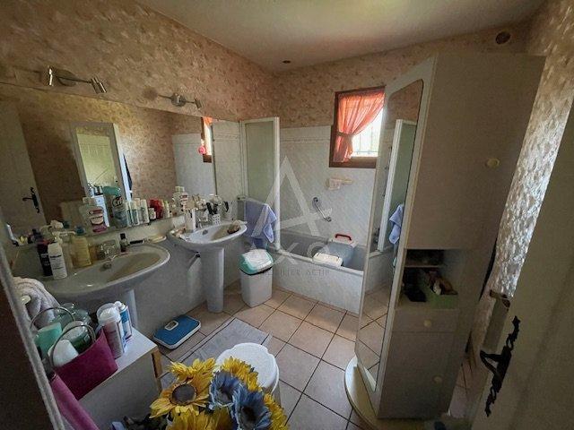 Maison - 143 m² - 7 pièces