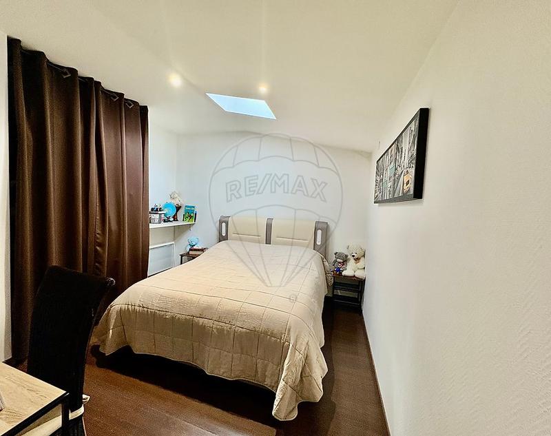 Maison - 180 m² - 5 pièces