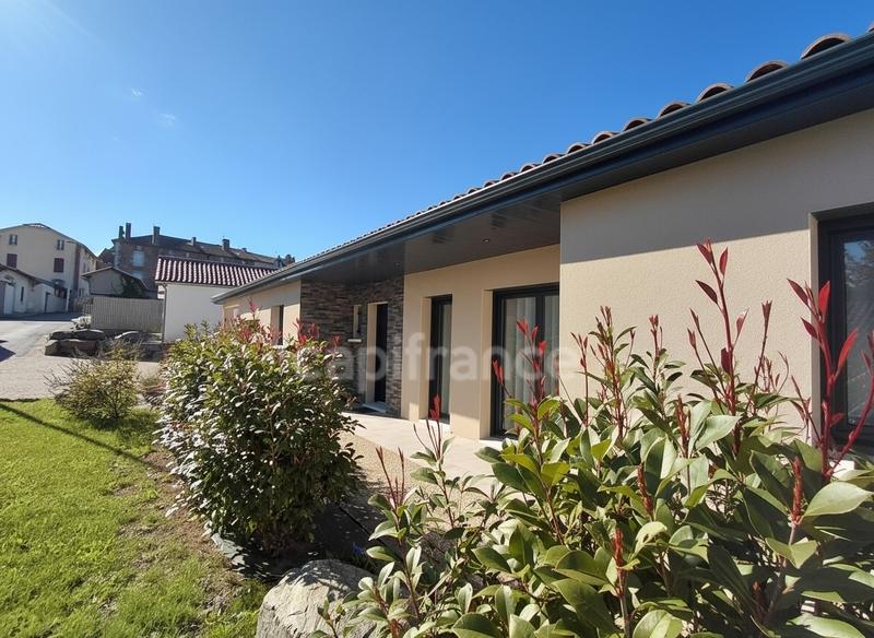 Maison - 105 m² - 6 pièces