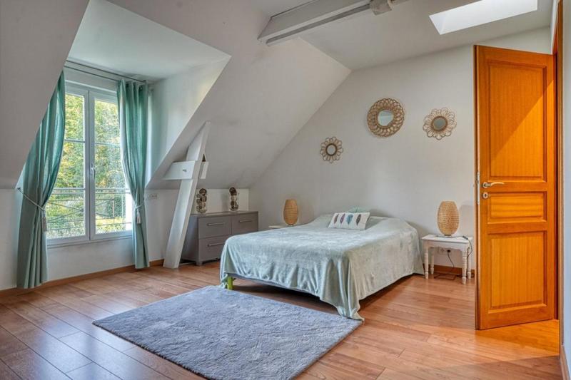 Maison d'architecte - 233 m² - 6 pièces