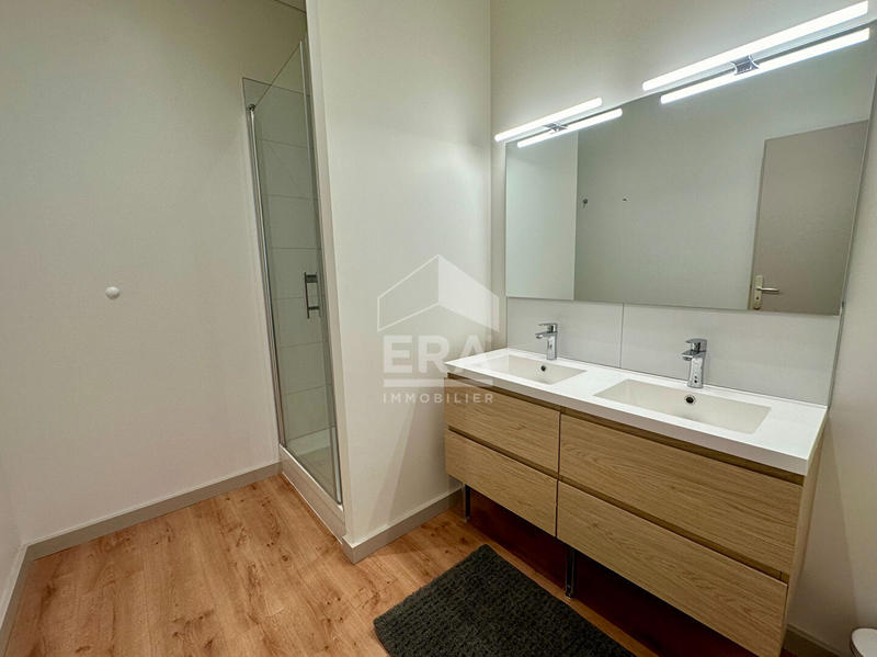 Maison - 338 m² - 14 pièces