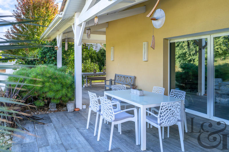 Maison - 180 m² - 6 pièces