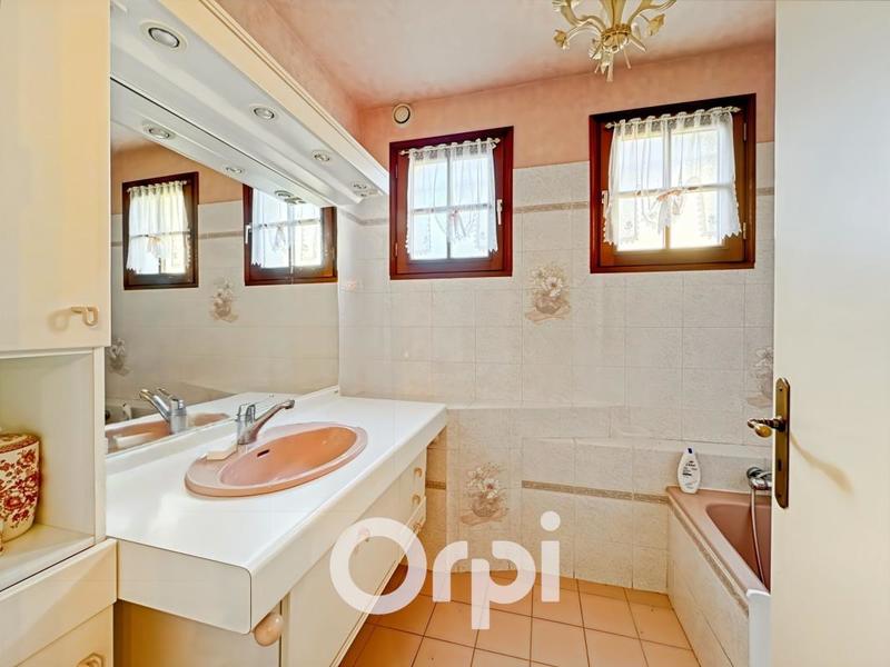 Maison - 111 m² - 5 pièces