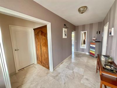 Maison - 164 m² - 8 pièces