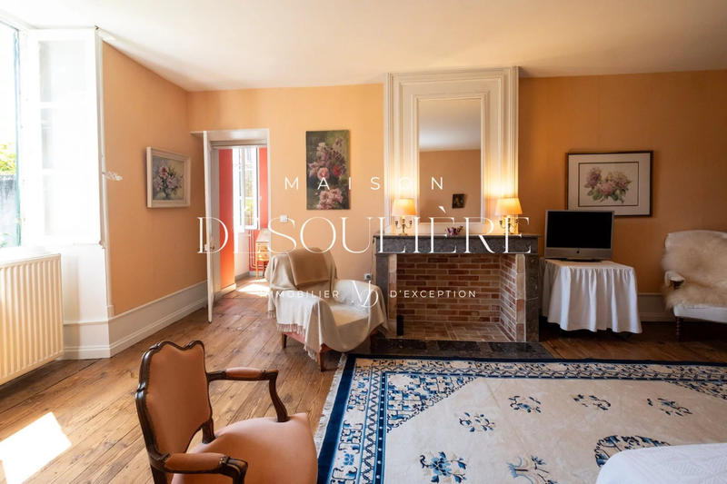 Maison - 300 m² - 7 pièces