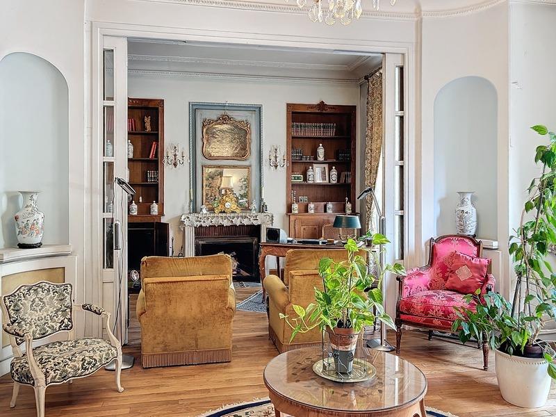 Appartement bourgeois - 173 m² - 7 pièces