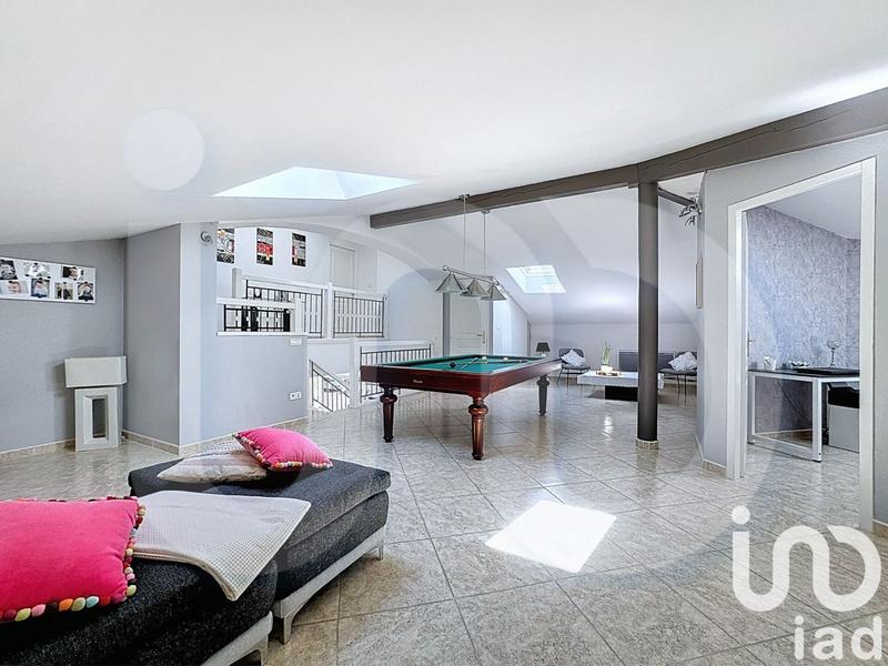 Maison - 285 m² - 7 pièces