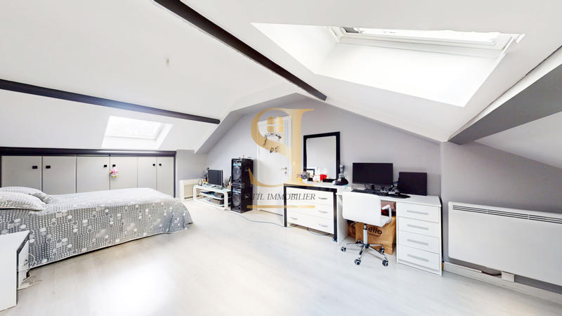 Maison - 263 m² - 8 pièces