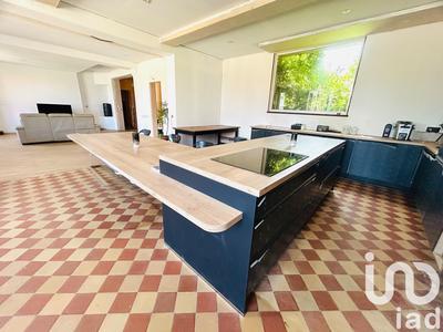 Maison - 238 m² - 6 pièces