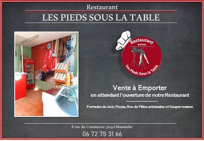 Les Pieds Sous la Table