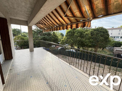 Maison - 254 m² - 12 pièces