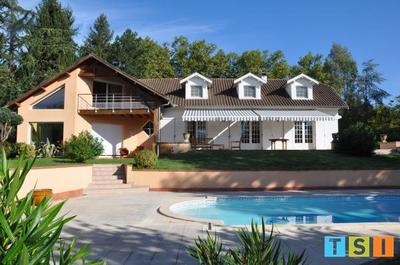 Maison - 365 m² - 7 pièces