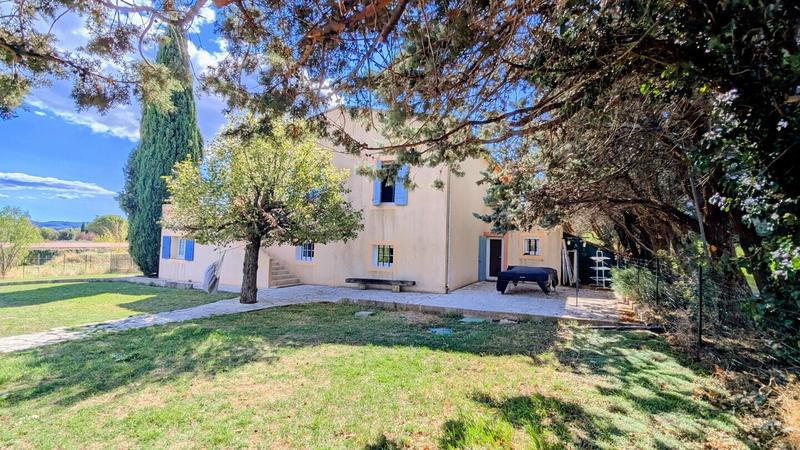 Maison - 249 m² - 7 pièces