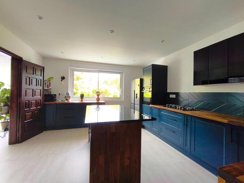 Villa - 280 m² - 10 pièces