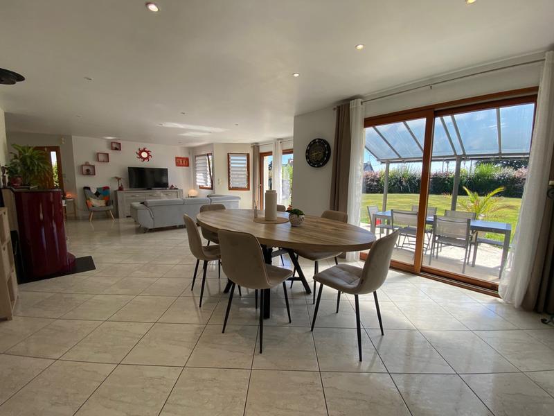 Maison contemporaine - 161 m² - 8 pièces