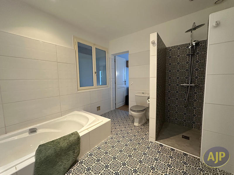 Maison - 171 m² - 6 pièces