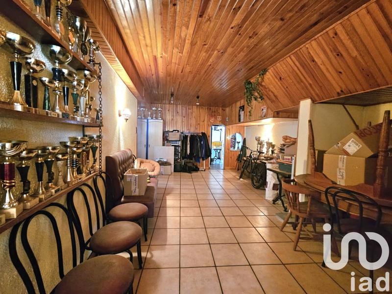 Maison - 285 m² - 10 pièces