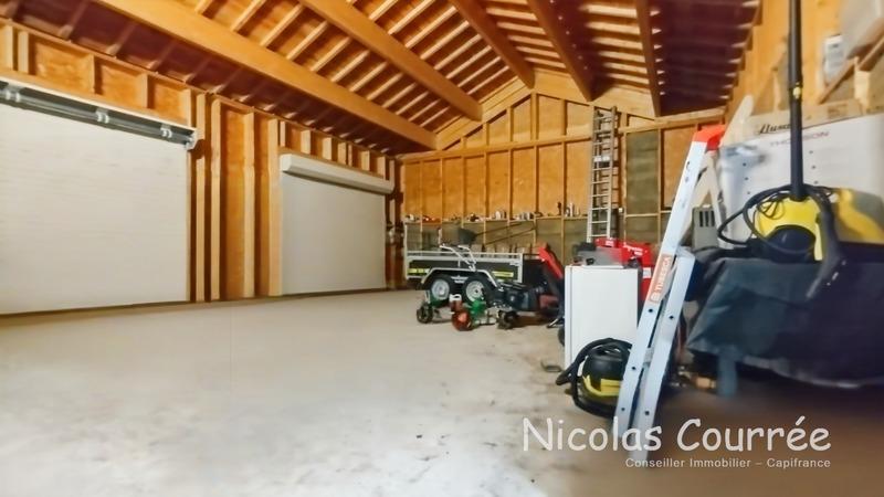 Maison - 240 m² - 8 pièces