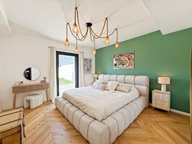 Maison - 215 m² - 5 pièces