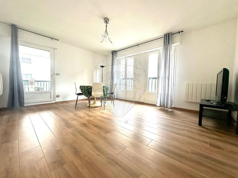 Appartement - 87 m² - 5 pièces