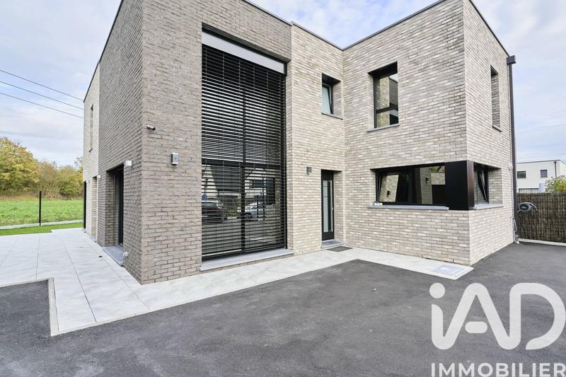 Maison - 210 m² - 6 pièces
