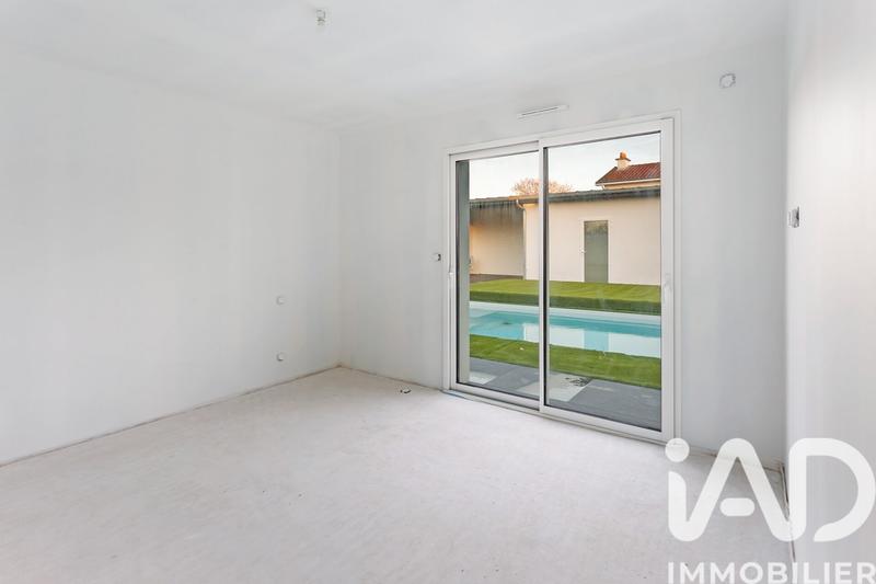 Maison - 257 m² - 8 pièces