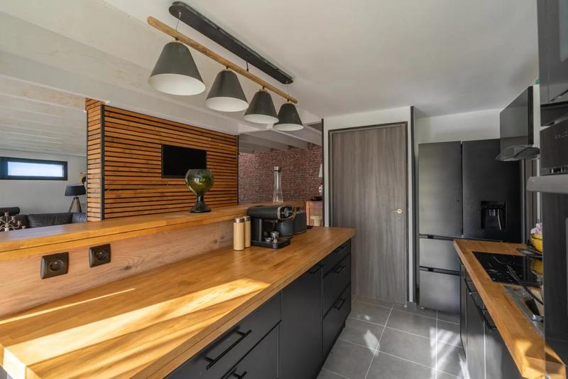 Maison - 151 m² - 8 pièces