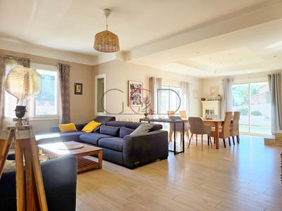 Villa - 183 m² - 6 pièces