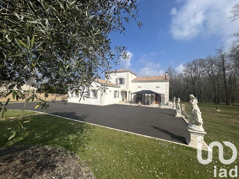 Maison - 286 m² - 8 pièces