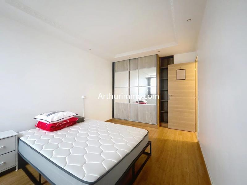 Appartement - 90 m² - 4 pièces