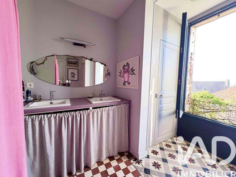 Maison - 104 m² - 6 pièces