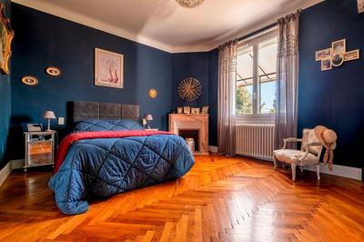 Maison - 223 m² - 7 pièces