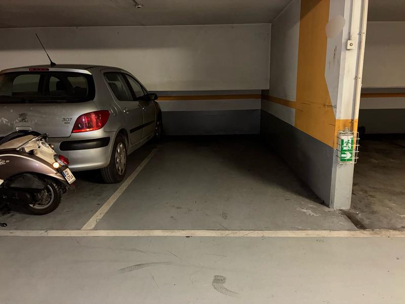 Parking / Garage - 11 m²