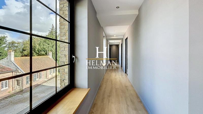 Maison - 600 m² - 10 pièces