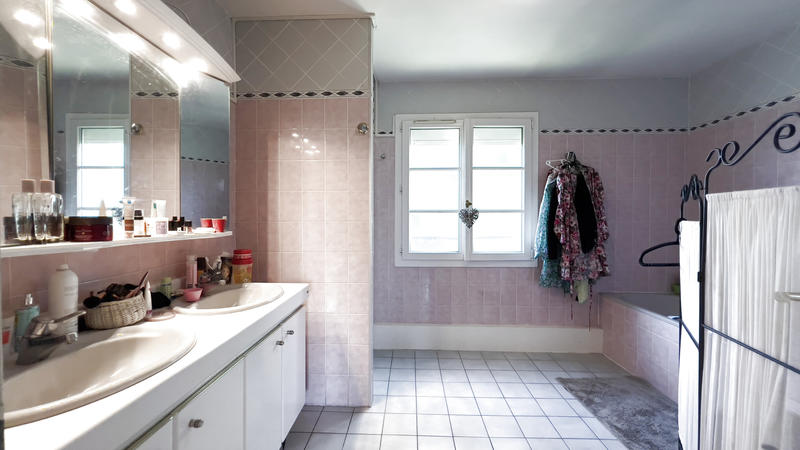 Maison - 223 m² - 7 pièces