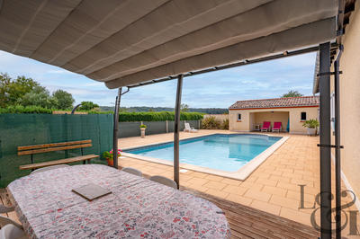 Maison - 240 m² - 11 pièces