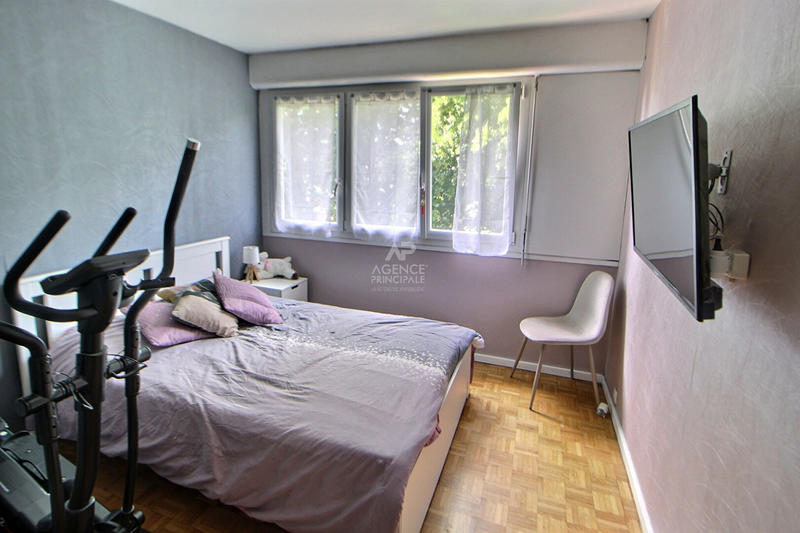 Appartement - 93 m² - 5 pièces