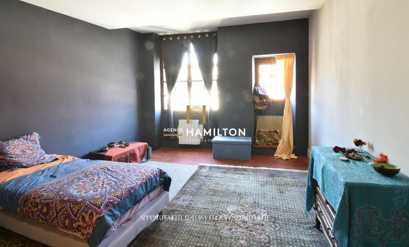 Immeuble mixte - 619 m² - 18 pièces