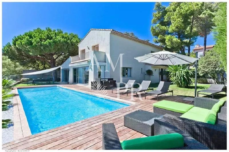 Villa - 187 m² - 6 pièces