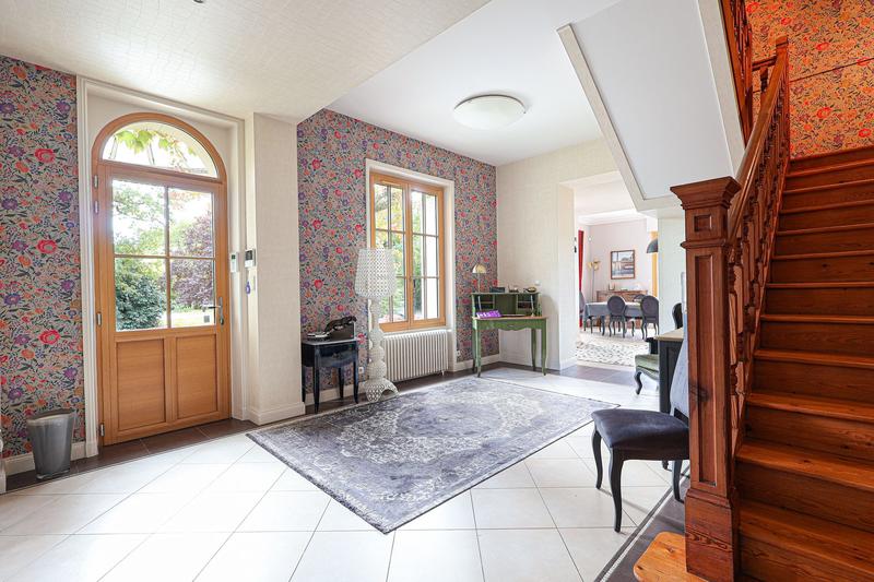 Maison - 360 m² - 12 pièces