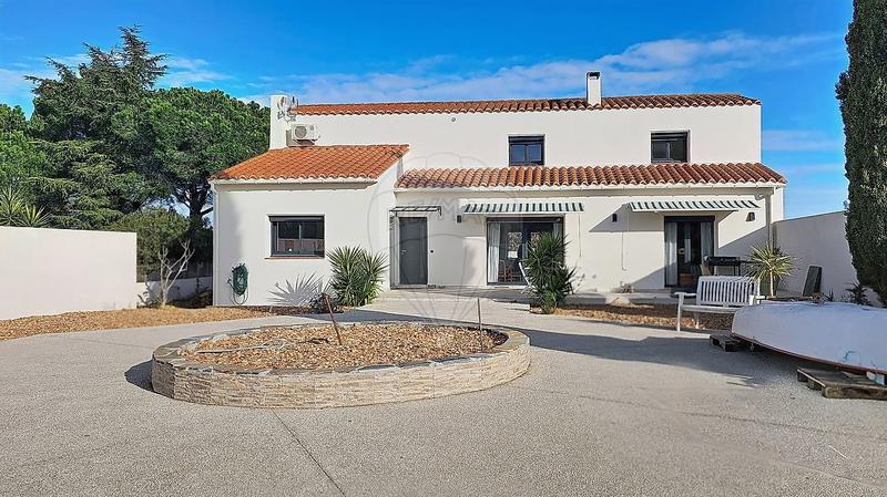 Villa - 243 m² - 7 pièces