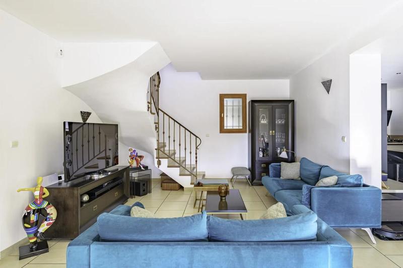 Maison - 190 m² - 6 pièces