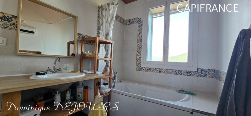 Maison - 176 m² - 9 pièces