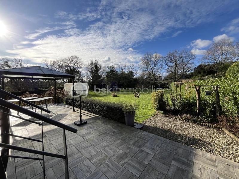 Demeure - 167 m² - 8 pièces