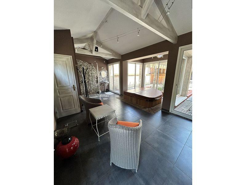 Demeure - 239 m² - 8 pièces